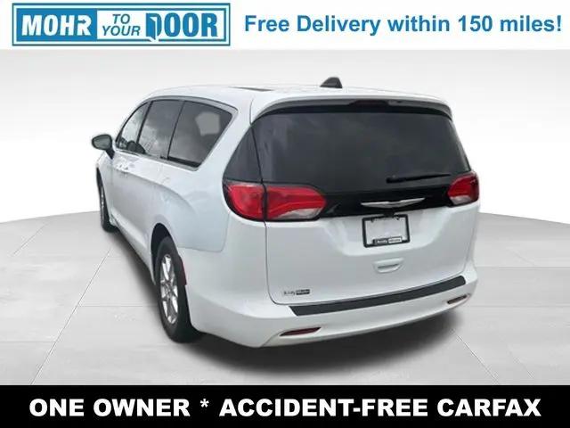 2022 Chrysler Voyager LX