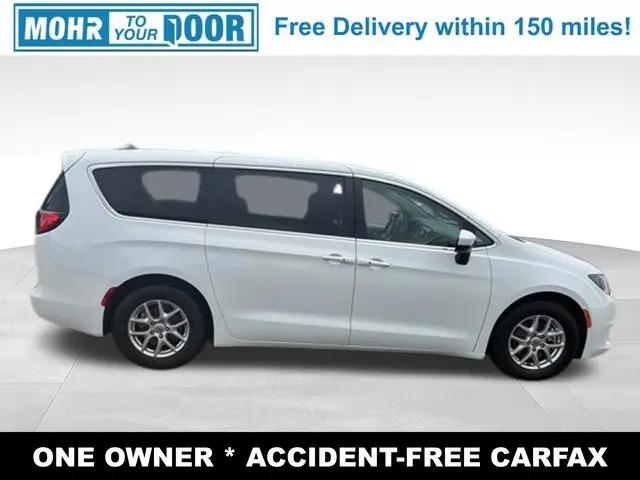 2022 Chrysler Voyager LX