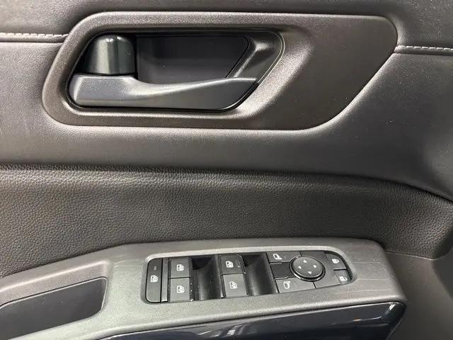 2024 Nissan Pathfinder S 4WD