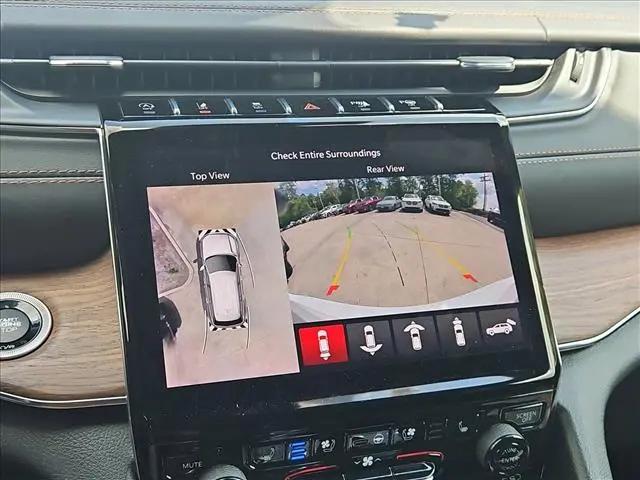 2023 Jeep Grand Cherokee L Summit 4x4