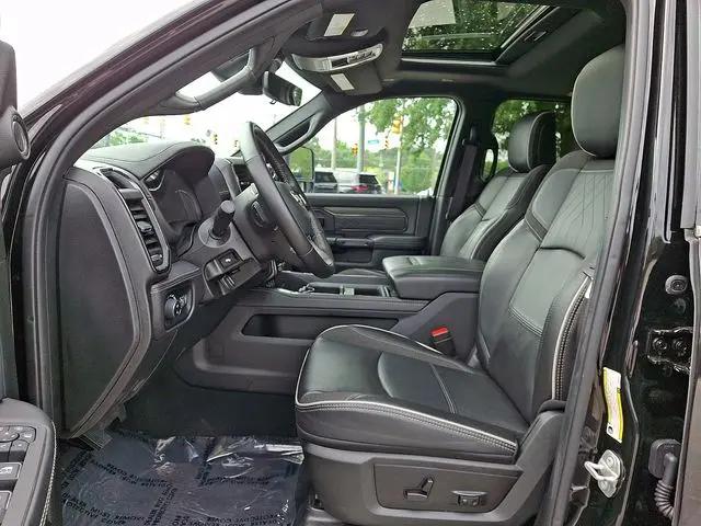 2025 Ram 3500 Limited Crew Cab 4x4 8' Box