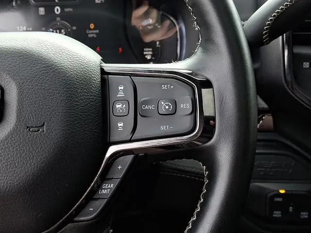 2025 Ram 3500 Limited Crew Cab 4x4 8' Box