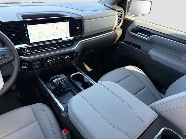 2026 GMC Sierra 1500 Crew Cab, Short Bed, SLT, 4WD