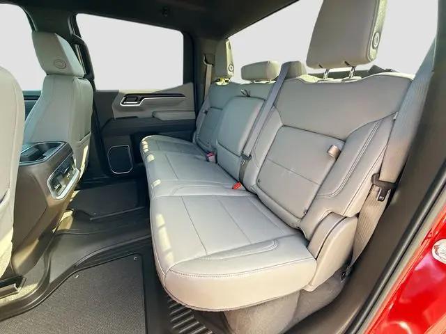 2026 GMC Sierra 1500 Crew Cab, Short Bed, SLT, 4WD