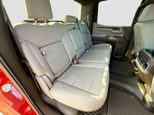 2026 GMC Sierra 1500 Crew Cab, Short Bed, SLT, 4WD