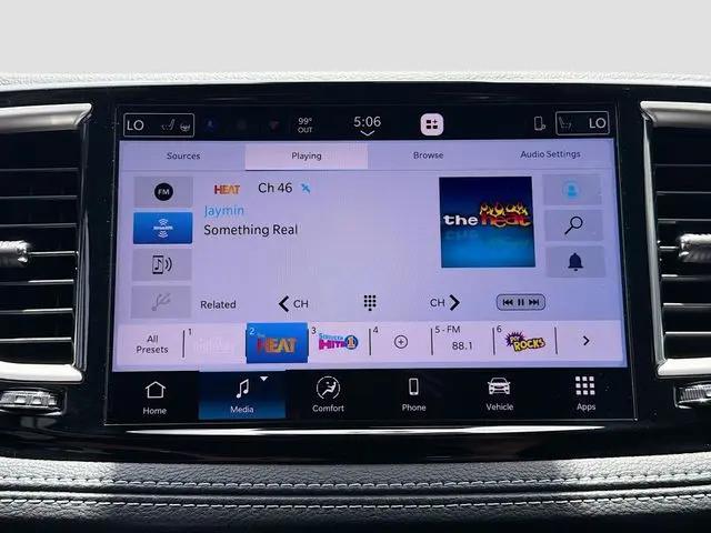 2027 Chrysler Pacifica Select