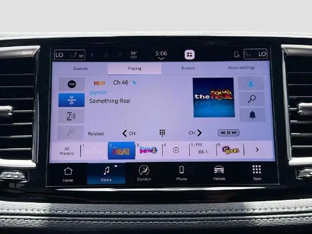 2027 Chrysler Pacifica Select