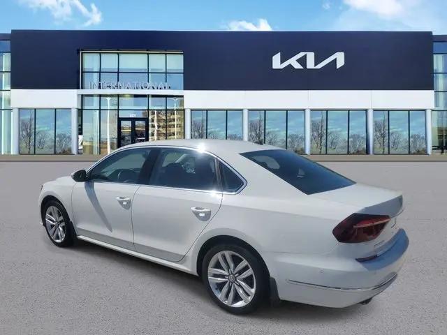 2017 Volkswagen Passat 1.8T SEL Premium