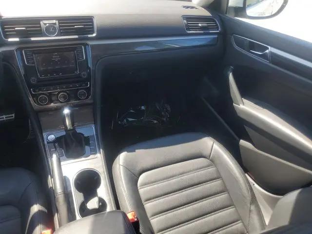 2017 Volkswagen Passat 1.8T SEL Premium