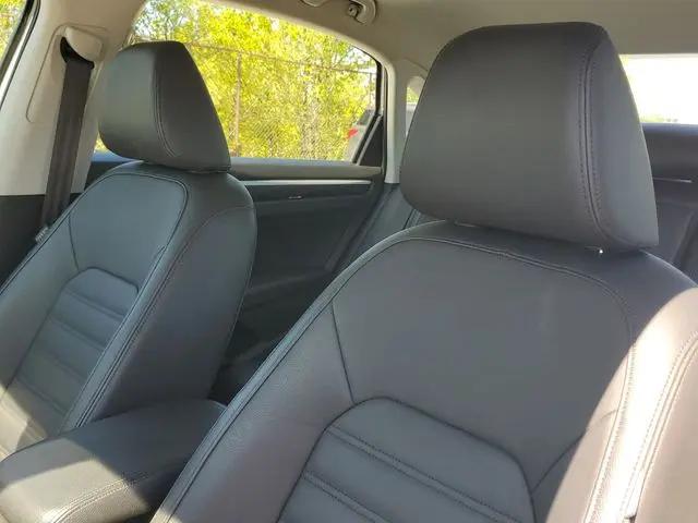 2017 Volkswagen Passat 1.8T SEL Premium