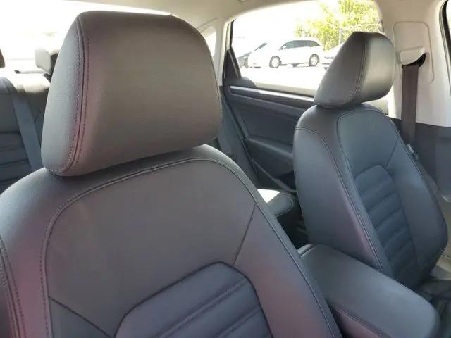 2017 Volkswagen Passat 1.8T SEL Premium