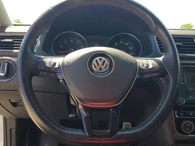 2017 Volkswagen Passat 1.8T SEL Premium