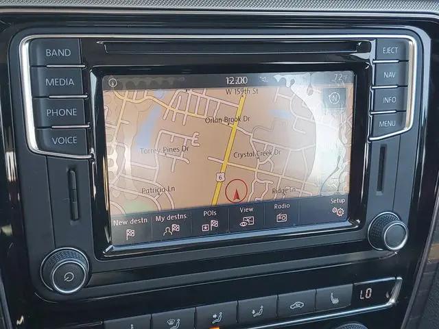 2017 Volkswagen Passat 1.8T SEL Premium