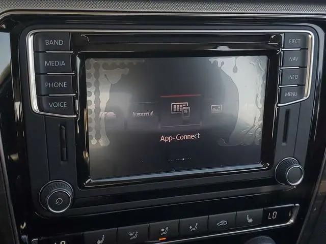 2017 Volkswagen Passat 1.8T SEL Premium