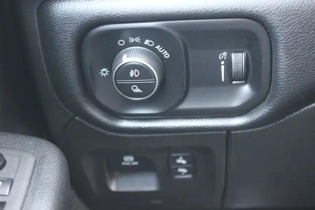2021 Ram 1500 Big Horn Crew Cab 4x4 5'7" Box