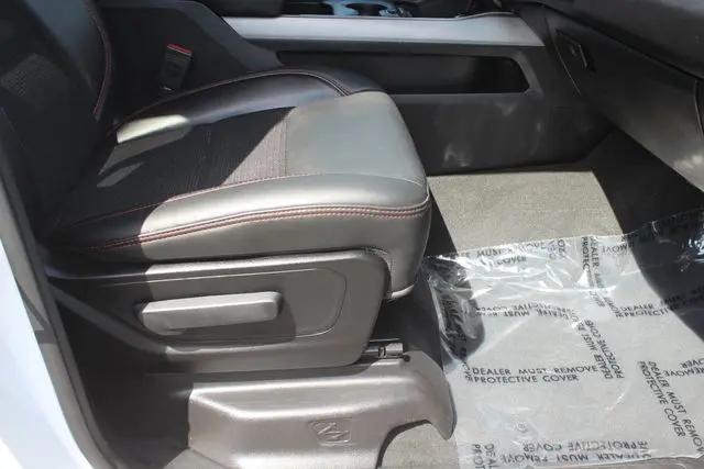 2021 Ram 1500 Big Horn Crew Cab 4x4 5'7" Box