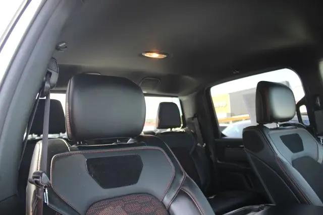 2021 Ram 1500 Big Horn Crew Cab 4x4 5'7" Box
