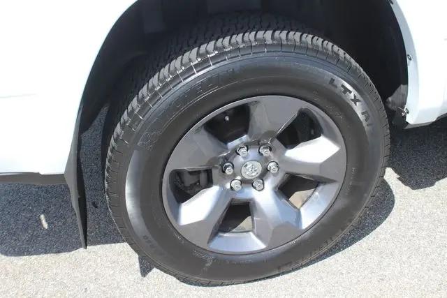 2021 Ram 1500 Big Horn Crew Cab 4x4 5'7" Box