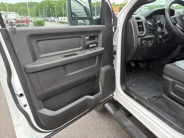 2026 Ram 2500 Black Express Crew Cab 4x4 64 Box
