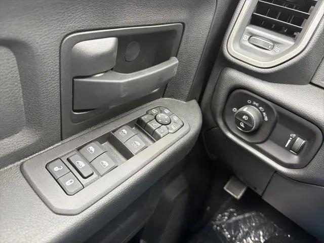 2026 Ram 2500 Black Express Crew Cab 4x4 64 Box