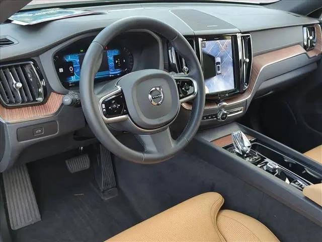 2025 Volvo XC60 B5 Ultra
