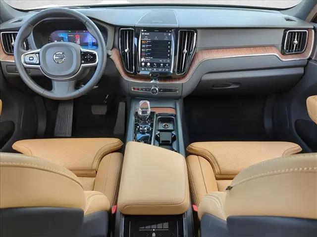 2025 Volvo XC60 B5 Ultra