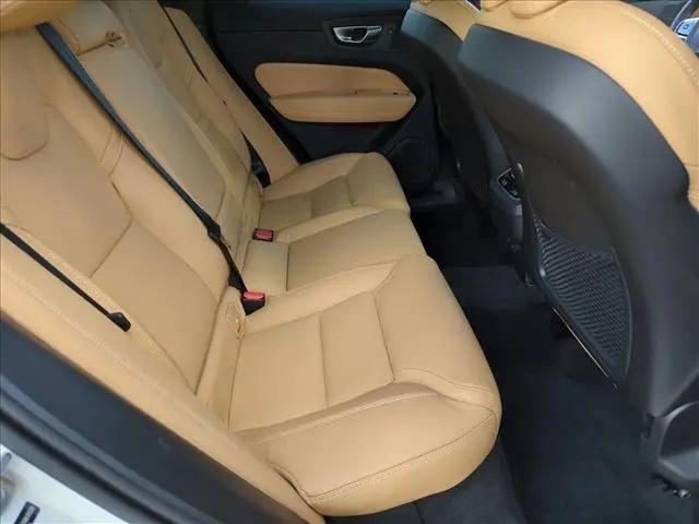 2025 Volvo XC60 B5 Ultra
