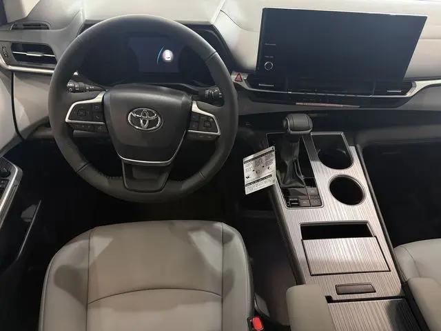 2026 Toyota Sienna XLE