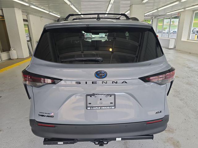 2025 Toyota Sienna Woodland Edition