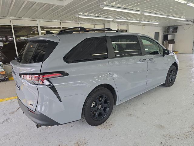 2025 Toyota Sienna Woodland Edition