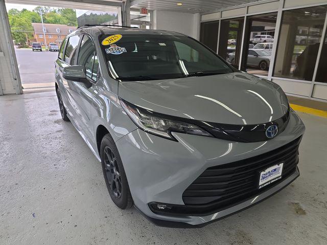 2025 Toyota Sienna Woodland Edition