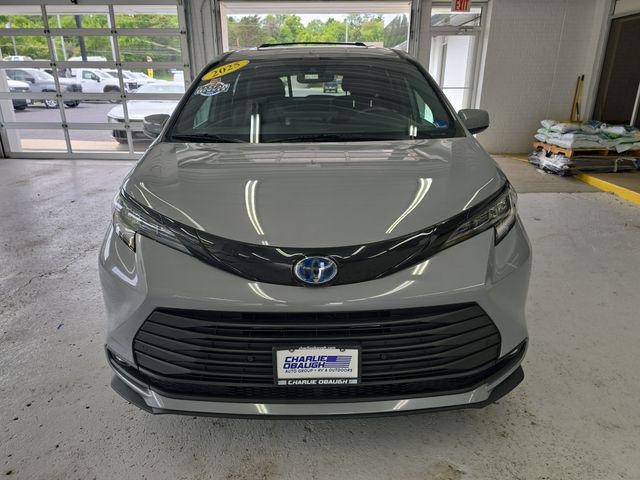 2025 Toyota Sienna Woodland Edition