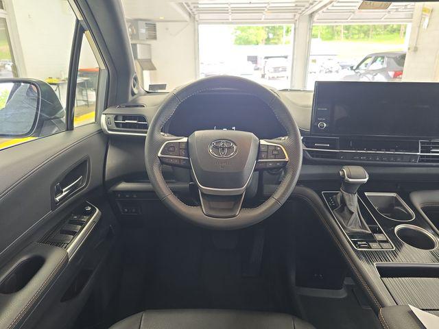 2025 Toyota Sienna Woodland Edition