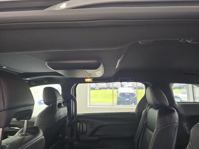 2025 Toyota Sienna Woodland Edition