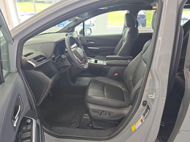 2025 Toyota Sienna Woodland Edition