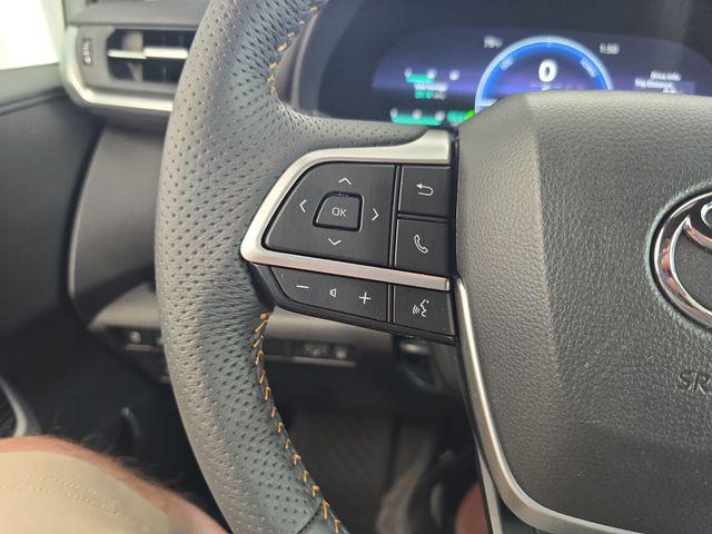 2025 Toyota Sienna Woodland Edition