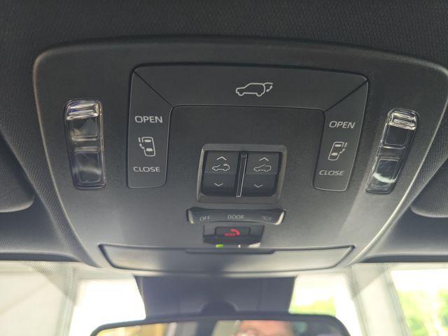 2025 Toyota Sienna Woodland Edition