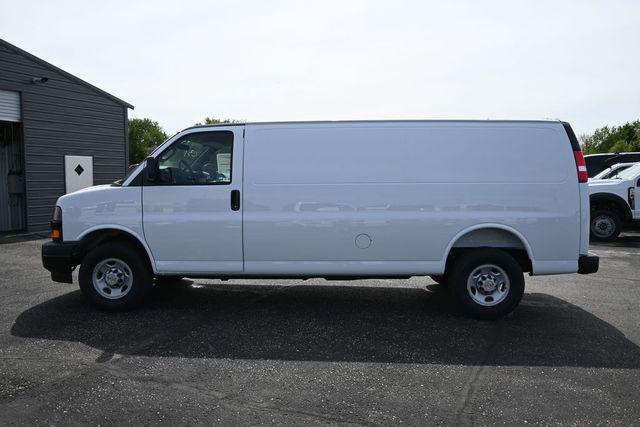 2026 Chevrolet Express Cargo Van 2500 Extended Wheelbase, WT, RWD