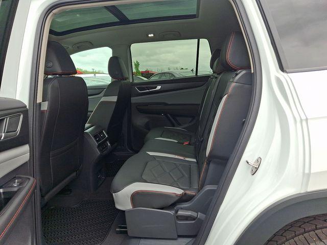 2026 Volkswagen Atlas Peak Edition