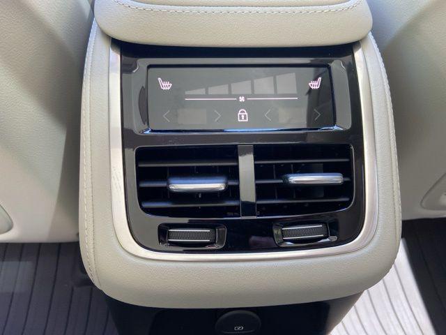 2026 Volvo XC90 Plug-In Hybrid Ultra Dark Theme, T8 AWD, Electric/Gasoline, 6 Seats