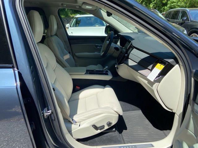 2026 Volvo XC90 Plug-In Hybrid Ultra Dark Theme, T8 AWD, Electric/Gasoline, 6 Seats
