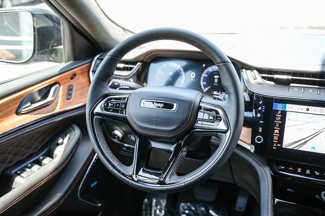 2026 Jeep Grand Cherokee Summit 4x4