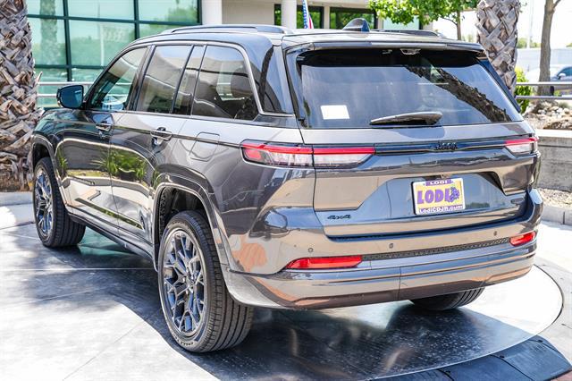 2026 Jeep Grand Cherokee Summit 4x4