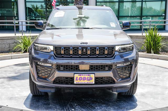 2026 Jeep Grand Cherokee Summit 4x4