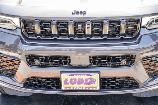 2026 Jeep Grand Cherokee Summit 4x4