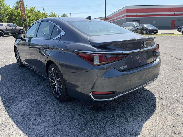 2024 Lexus ES 300h 300h