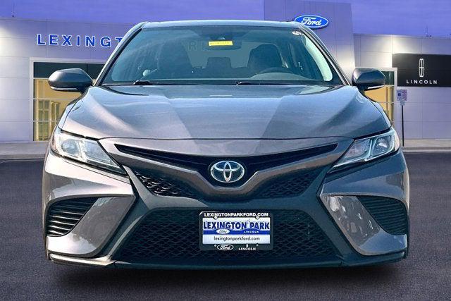 2020 Toyota Camry SE Hybrid