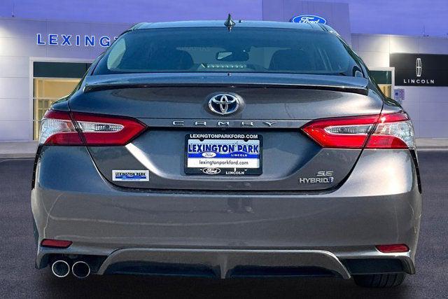 2020 Toyota Camry SE Hybrid