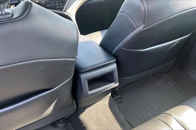 2020 Toyota Camry SE Hybrid