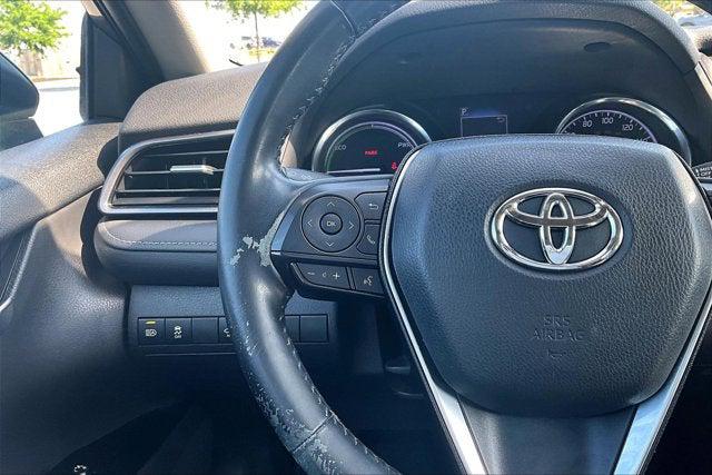 2020 Toyota Camry SE Hybrid